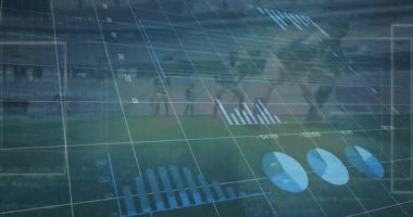 Spor stadyumundaki ragbi maçında ragbi oyuncuları üzerinde veri işleme animasyonu. küresel spor, rekabet ve veri işleme kavramı dijital olarak oluşturulmuş video.