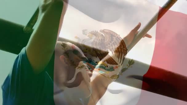 Animación Bandera México Sobre Hombre Musculoso Fuerte Haciendo Pull Ups — Vídeo de stock