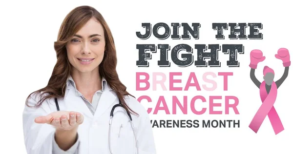 Склад Усміхненої Жінки Лікаря Логотипом Рожевої Стрічки Текстом Раку Молочної — стокове фото