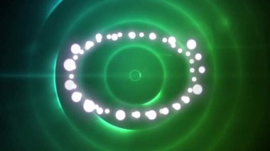 Yeşil dairelerin üzerinde fotokopi alanı olan noel dekorasyonu peri ışıkları animasyonu. Noel, gelenek ve kutlama konsepti dijital olarak oluşturuldu.