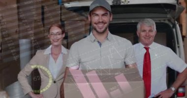 Yöneticilerle teslimatçı üzerinden istatistik ve finansal veri işleme animasyonu. küresel gönderim, dağıtım, iş, veri işleme ve teknoloji konsepti dijital olarak oluşturulmuş video.