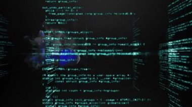 Siyah arkaplan üzerinde veri işleme ile birden fazla ekranda mavi duman etkisi. bilgisayar arayüzü ve teknoloji kavramı