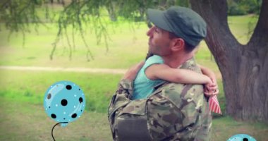 Asker babanın kızını kucaklaması üzerine gaziler günü mesajları ve balonların kompozisyonu. Vatanseverlik, bağımsızlık, ordu ve dijital olarak üretilen görüntü konsepti.