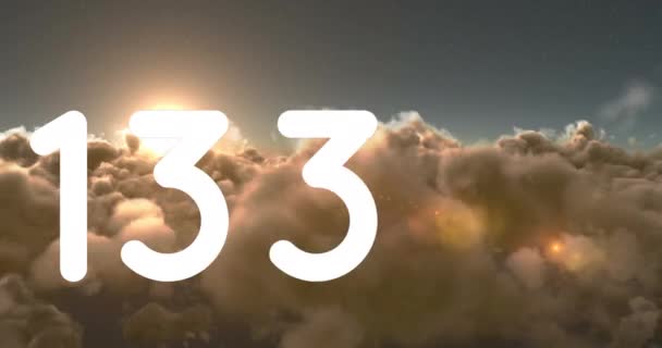 Animación Números Creciendo Sobre Las Nubes Cielo Redes Sociales Globales — Vídeo de stock