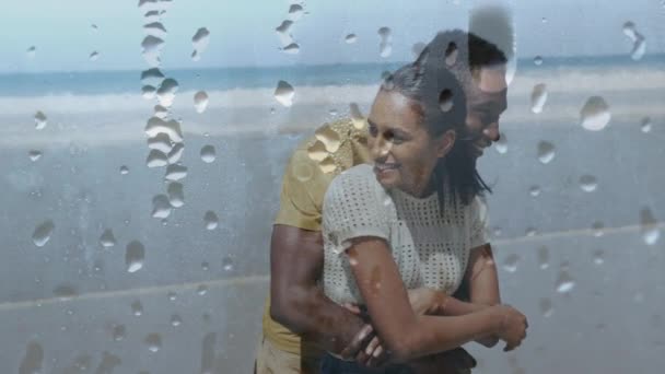 Animatie Van Een Gelukkig Afrikaans Amerikaans Echtpaar Omarmd Het Strand — Stockvideo