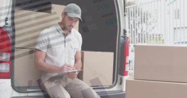 Teslimatçı ve minibüsle ilgili istatistik ve finansal veri işleme animasyonları. küresel gönderim, dağıtım, iş, veri işleme ve teknoloji konsepti dijital olarak oluşturulmuş video.