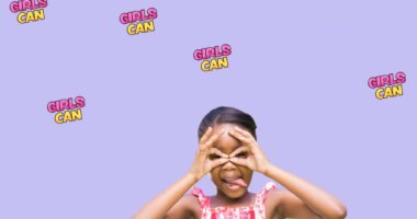 Birden fazla kızdan oluşan liseli kız animasyonu maviyle mesaj atabilir. Kız gücü, pozitif kadın gücü ve dijital olarak oluşturulan bağımsızlık kavramı.