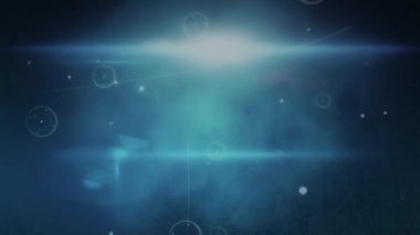 Bağlantılar ağının dijital animasyonu ve mavi arka planda ışık lekeleri. küresel ağ ve teknoloji kavramı