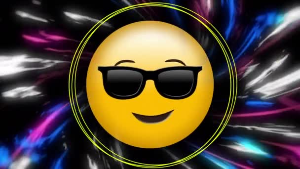 Formas Abstractas Sobre Cara Con Gafas Sol Emoji Contra Ondas — Vídeos de Stock