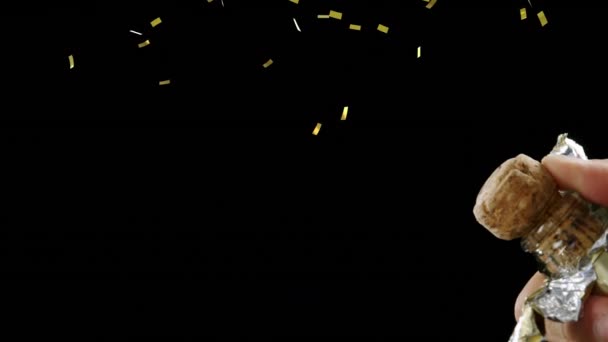 Animation Confettis Sur Homme Ouvrant Champagne Sur Fond Noir Fête — Video