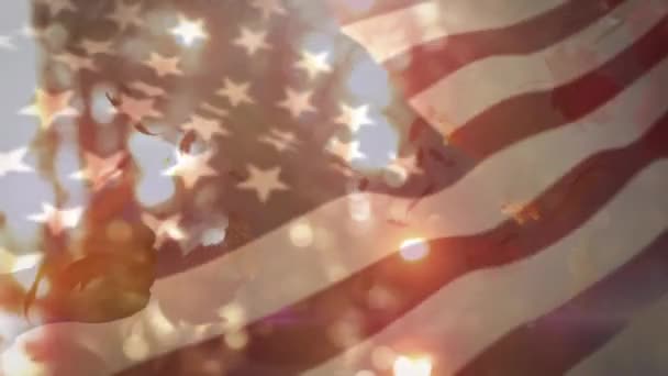 Animación Pulgares Arriba Sobre Bandera Americana Hojas Cayendo Patriotismo Celebración — Vídeos de Stock