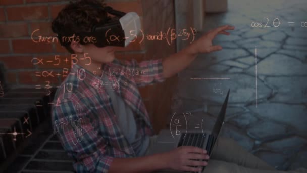 Animering Matematiska Ekvationer Över Skolpojke Bär Headset Global Utbildning Anslutningar — Stockvideo