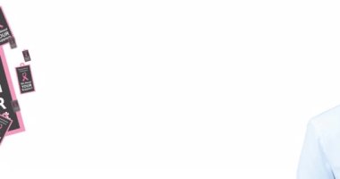 Kadın doktor yerine göğüs kanseri metniyle pembe meme kanseri kurdelesinin animasyonu. Göğüs kanseri pozitif farkındalık kampanyası konsepti dijital olarak üretildi.