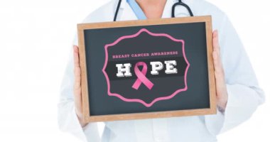 Doktorun üstünde göğüs kanseri yazılı pembe kurdele logosu animasyonu. Göğüs kanseri pozitif farkındalık kampanyası konsepti dijital olarak üretildi.