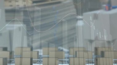 İstatistiksel veri, depoya karşı taşıyıcı banttaki çoklu dağıtım kutuları üzerinde işlem yapıyor. lojistik ve ulaşım sektörü kavramı