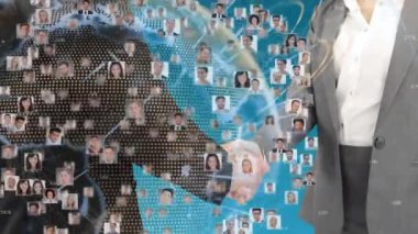 İş tokalaşması sırasında çeşitli insanların portrelerinin animasyonu. küresel iş, başarı, bağlantılar ve dijital arayüz konsepti dijital olarak oluşturulmuş video.