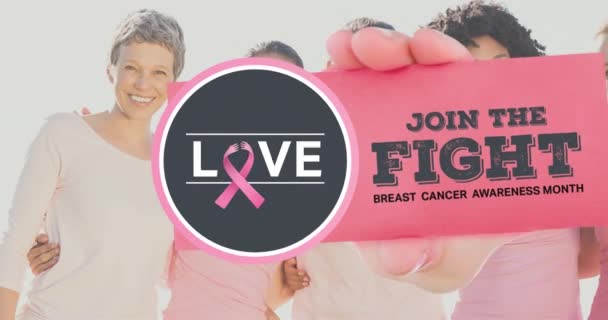 笑顔の女性の多様なグループ上の愛のテキストとピンクリボンのロゴのアニメーション 乳がん認知キャンペーンのコンセプトデジタル生成ビデオ — ストック動画