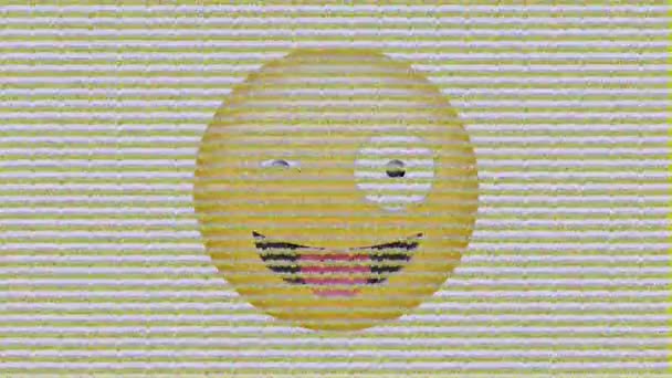 Digital Animation Statisk Effekt Över Fåniga Ansikte Emoji Grå Bakgrund — Stockvideo