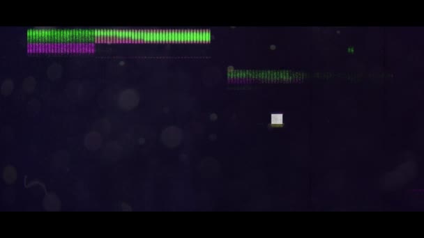 Анімація Мерехтливих Барвистих Спотворень Чорному Тлі Рух Енергія Технології Абстрактна — стокове відео