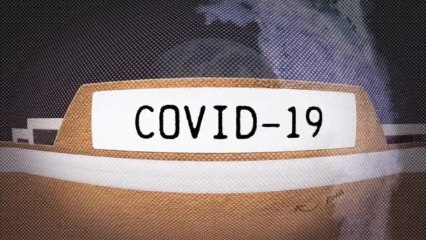 Covid 19阴谋文字横幅和烟雾对蓝色背景旋转地球的影响 Coronavirus Covid 19大流行病概念 — 图库视频影像