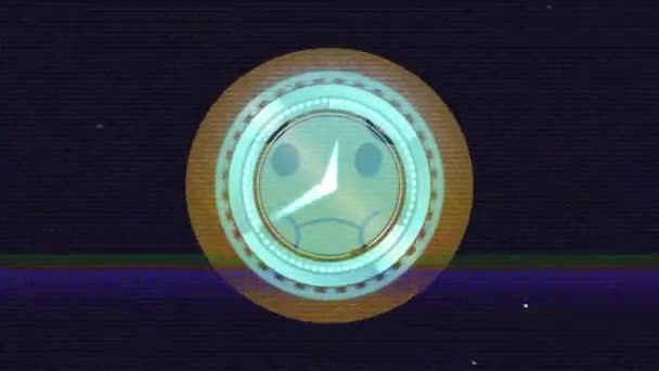 霓虹灯数字时钟的数字动画在黑色背景下在病态的面部表情上滴答作响 表达和交流概念 — 图库视频影像