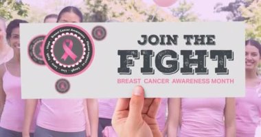 Çeşitli kadın grupları üzerine pembe kurdele logosu ve göğüs kanseri metninin animasyonu. Göğüs kanseri pozitif farkındalık kampanyası konsepti dijital olarak üretildi.