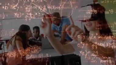 İlkokulda VR kulaklık takan beyaz bir kıza karşı yüzen matematiksel denklemler. Okula ve eğitim konseptine dönüş