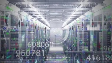 Bilgisayar sunucularındaki veri işleme ve tarama alanlarının animasyonu. küresel bağlantılar, dijital arayüz ve teknoloji konsepti dijital olarak oluşturulmuş video.