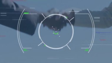 İş adamlarının el sıkışması üzerine yapılan tarama ve veri işleme animasyonları. küresel iş, başarı, dijital arayüz ve dijital olarak oluşturulan veri işleme kavramı.