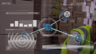 Depoda çalışan adamın üzerindeki simgelerle bağlantı ağının animasyonu. küresel gönderim, dağıtım, iş, veri işleme ve teknoloji konsepti dijital olarak oluşturulmuş video.