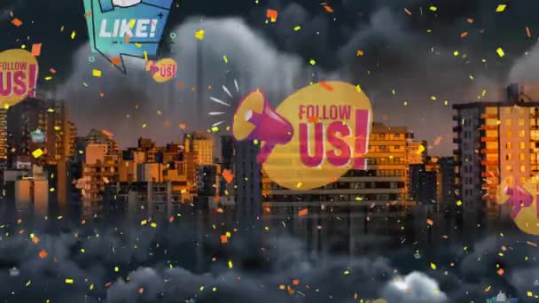 Confetti落在了多个社交媒体的图标上 飘浮在乌云之上 与城市景观相映成趣 社交媒体网络和技术概念 — 图库视频影像