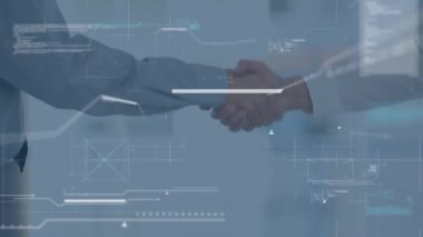İş adamı tokalaşması üzerinden veri işleme animasyonu. küresel iş, başarı, dijital arayüz ve dijital olarak oluşturulan veri işleme kavramı.
