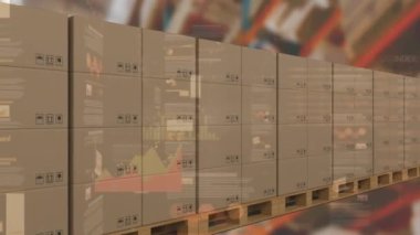 Taşıyıcı banttaki karton kutuların üzerinde finansal veri işleme animasyonu. küresel gönderim, dağıtım, iş, veri işleme ve dijital arayüz kavramı dijital olarak oluşturulmuş video.