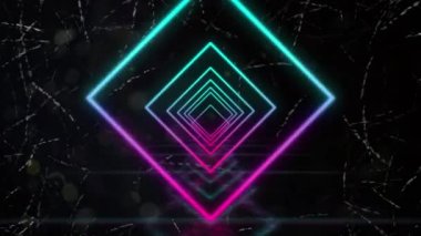 Siyah arka planda renkli çoklu elmas şekillerinin animasyonu. Video oyunu, eğlence ve dijital arayüz kavramı dijital olarak oluşturuldu.