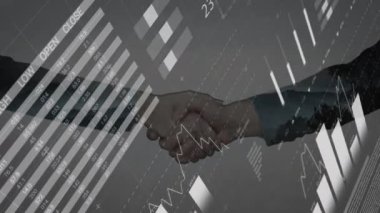 İş adamı tokalaşması üzerine istatistik ve veri işleme animasyonu. küresel iş, başarı, bağlantılar ve dijital arayüz konsepti dijital olarak oluşturulmuş video.