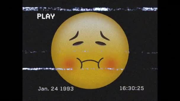 Siyah Arka Planda Vhs Etkilerinin Hasta Yüz Emojisi Üzerindeki Dijital — Stok video