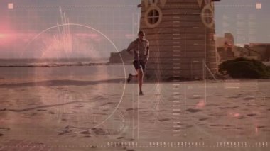 Dijital ekranın animasyonu ve deniz kenarında koşan fit adam üzerinde veri işleme. global spor, fitness ve veri işleme konsepti dijital olarak oluşturulmuş video.