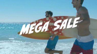 Sahildeki mutlu sörfçüler üzerinden mega satış metni animasyonu. Alışveriş ve perakende konsepti dijital olarak oluşturulmuş video.