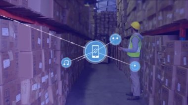 Depoda çalışan beyaz erkek işçilere karşı dijital ikonlar ağı. lojistik ve ulaşım sektörü kavramı