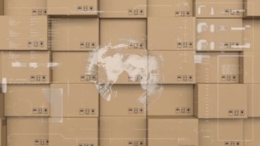 Depodaki karton kutuların üzerinde dönen veri işleme ve küre animasyonları. küresel veri işleme, gönderme ve gönderme kavramı dijital olarak oluşturulmuş video.
