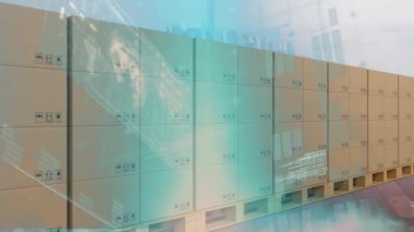 Veri işleme ile dijital arayüz bir yığın posta kutusuna karşı. lojistik ve ulaşım sektörü kavramı