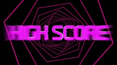 Pembe altıgenlere karşı mor yüksek skorlu metin siyah arkaplanda kusursuz bir hareketle dönüyor. Video oyunu arayüzü ve teknoloji kavramı