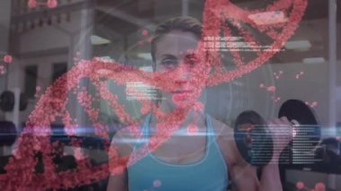 Güçlü bir kadının egzersiz yapması üzerine DNA iplikçiklerinin dönüşünün ve veri işlemesinin animasyonu. global spor, fitness, sağlıklı yaşam tarzı ve dijital olarak üretilen veri işleme konsepti.