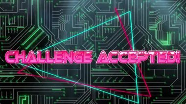 Neon üçgenler üzerinden mikro işlemci bağlantılarına karşı kabul edilen meydan okumanın dijital animasyonu. Video oyunu arayüzü ve teknoloji kavramı