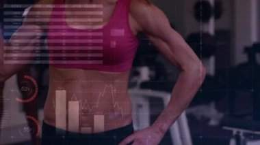 Jimnastik aletleriyle egzersiz yapan güçlü bir kadının veri işleme animasyonu. spor, fitness ve veri işleme kavramı dijital olarak oluşturulmuş video.