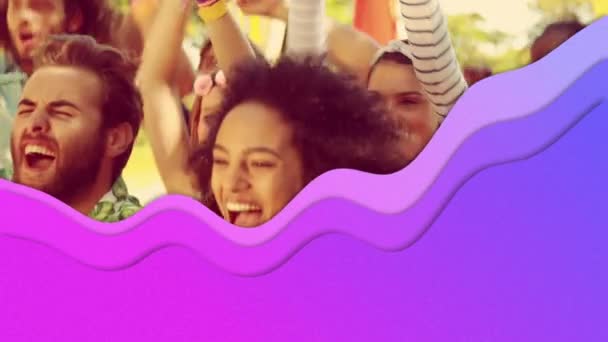 Animación Onda Púrpura Sobre Gente Feliz Bailando Aire Libre Concepto — Vídeo de stock