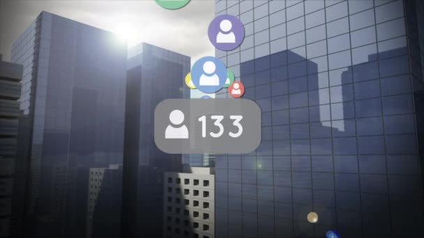 Flere Profilikoner Med Økende Antall Mot Høye Bygninger Bakgrunnen Sosiale – stockvideo