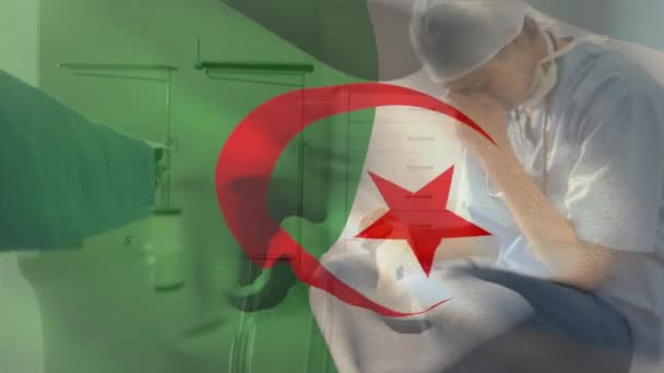Digitale Samenstelling Van Algeria Vlag Zwaaiend Gestresste Blanke Vrouwelijke Gezondheidswerker — Stockvideo
