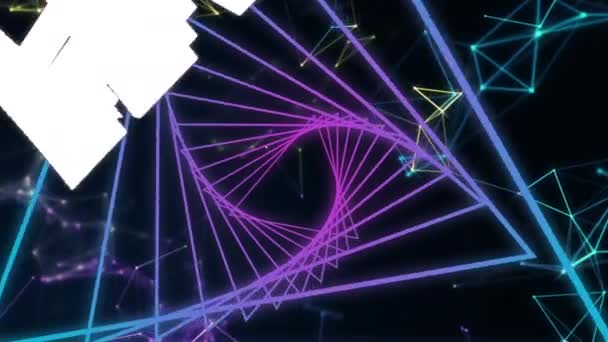 紫色水平文字反对紫色三角形旋转无缝运动的黑色背景 电子游戏界面和技术概念 — 图库视频影像