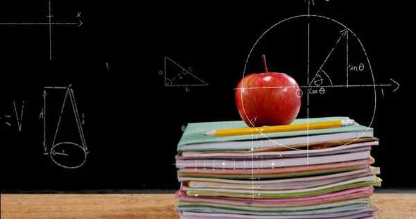 Imagen Ecuaciones Matemáticas Sobre Manzana Lápiz Cuadernos Sobre Fondo Negro —  Fotos de Stock